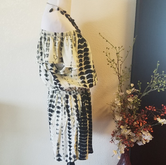 🌻Florencia Arias Tie Dye Romper Small - Picture 3 of 6